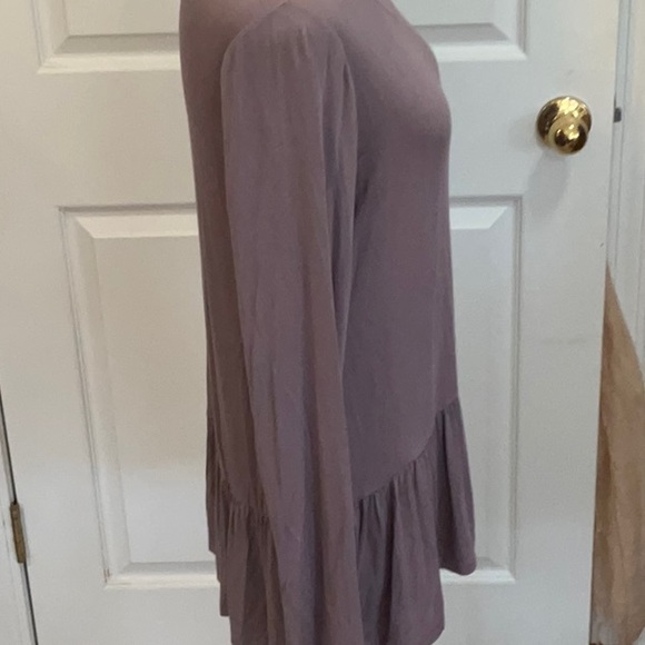 LOGO POPOVER LONG SLEEVE TOP SIZE- MEDIUM NWOT - Picture 2 of 5